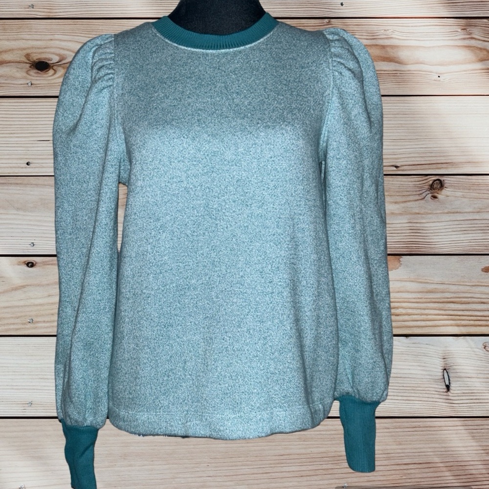Loft puffy shoulder soft thick warm feminine sweatshirt upgraded casual
